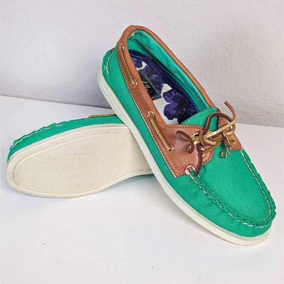 Milly of NY x Sperry Top-Sider in Green Salt Wash (New w/ original packaging) - Picture 2 of 10